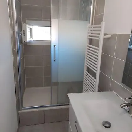 Maison De Entre Nimes Et Montpellier